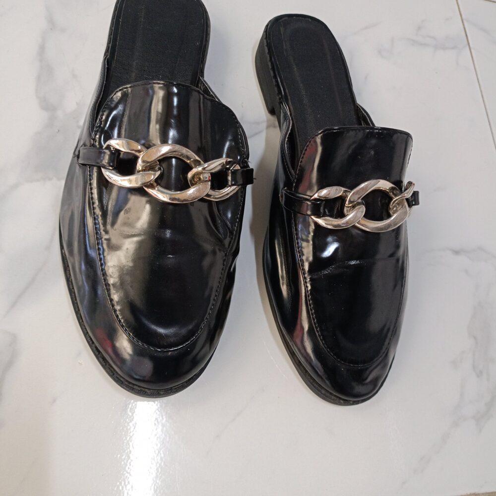 Sandals (Size 32)