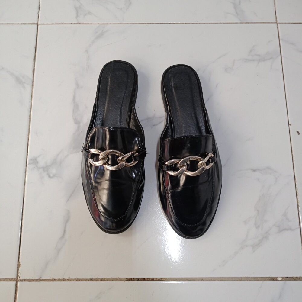 Sandals (Size 32)