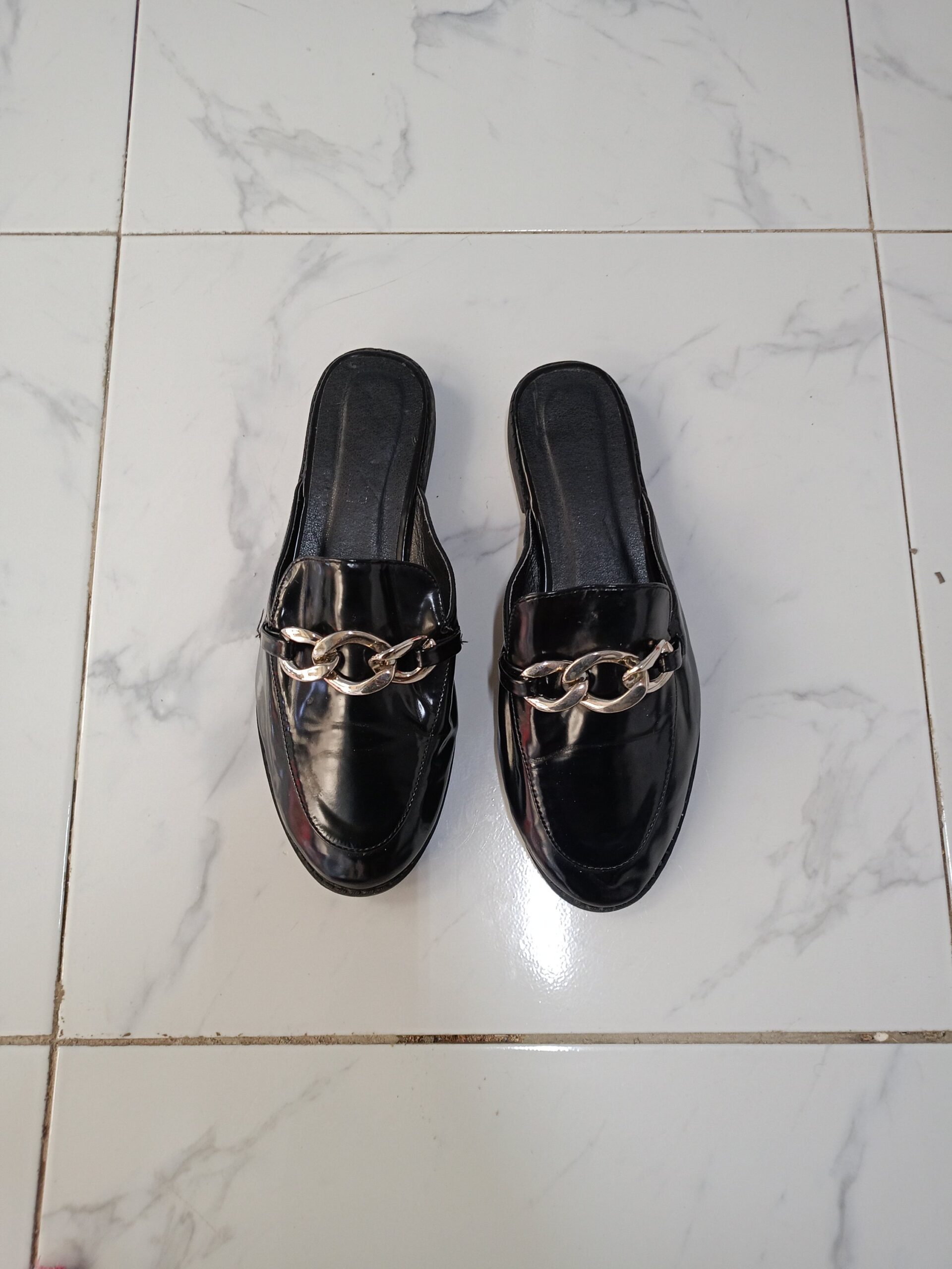 Sandals (Size 32)