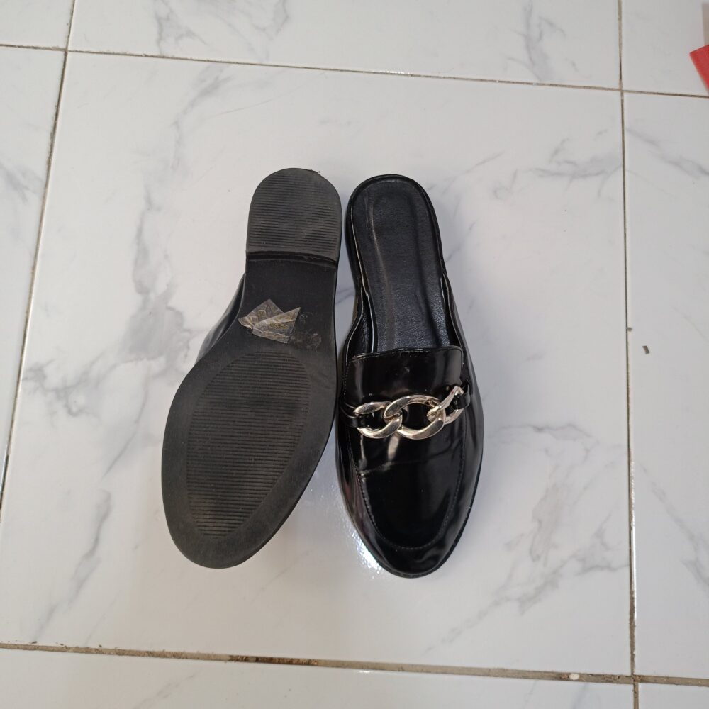 Sandals (Size 32)