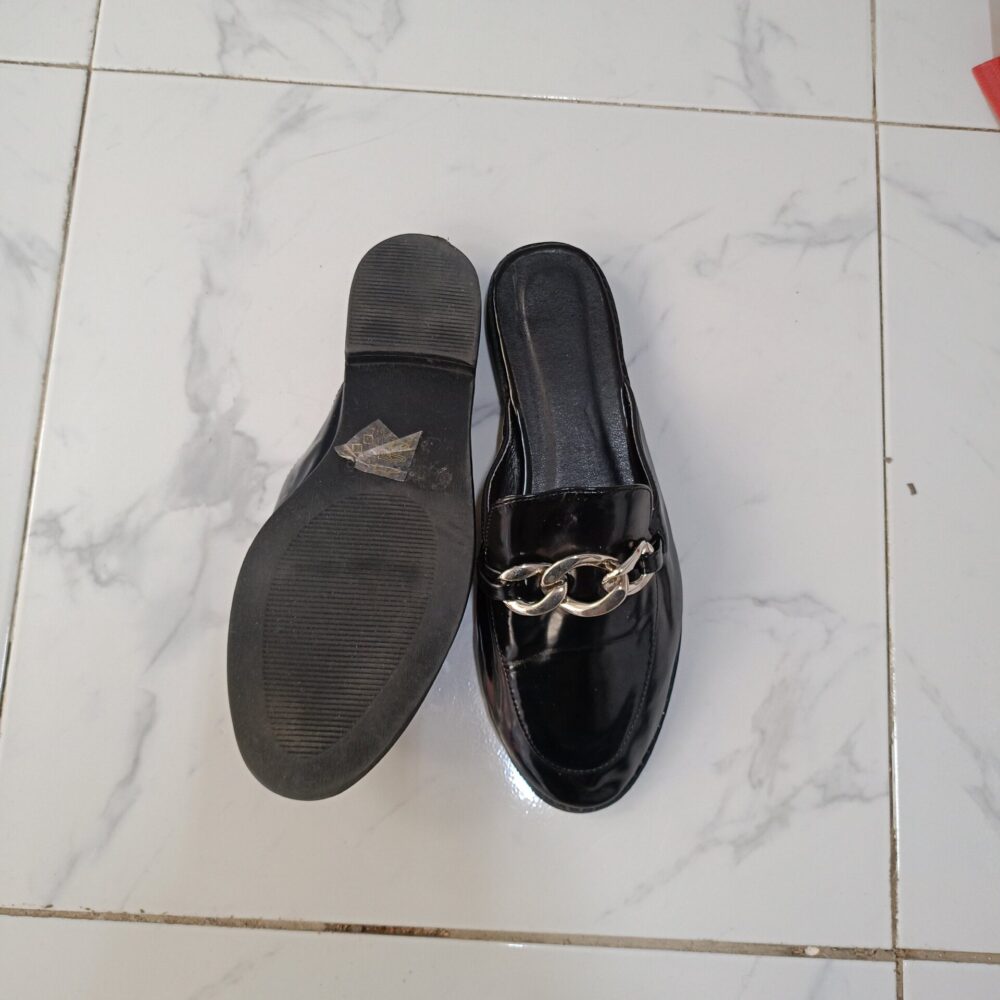 Sandals (Size 32)
